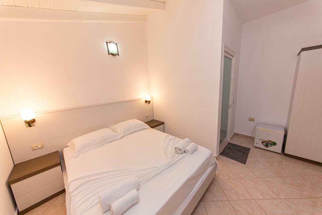 Hotel Mariksel Ksamil Ngoại thất bức ảnh