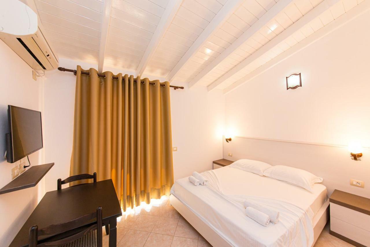 Hotel Mariksel Ksamil Ngoại thất bức ảnh